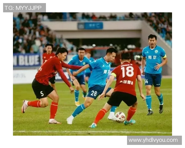 南京足球队技术争议引发热议球迷与专家各抒己见探讨战术与表现 南京足球队技术争议引发热议球迷与专家各抒己见探讨战术与表现