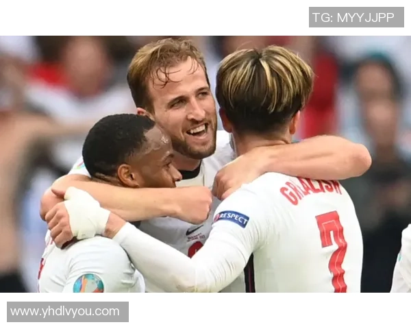 揭秘足球明星小人的真实身份与背后故事